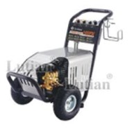 Máy rửa xe cao áp Lutian 2000 PSI -3KW (1 PHA)